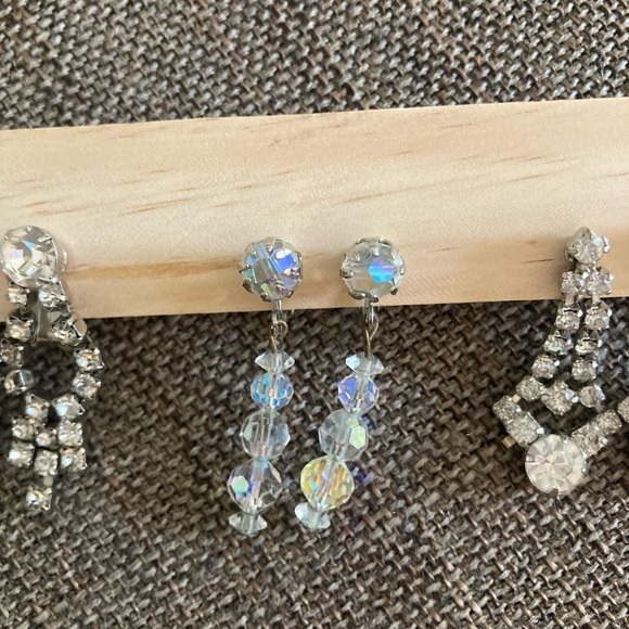 Bundle of Four Pairs of Glamorous Vintage Rhinestone Clip-On Earrings - Picture 8 of 11